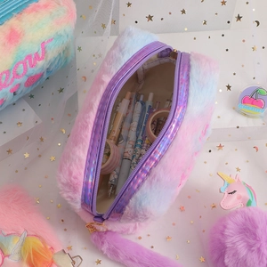 Astuccio a gatto in peluche arcobaleno con coda soffice e grande capienza