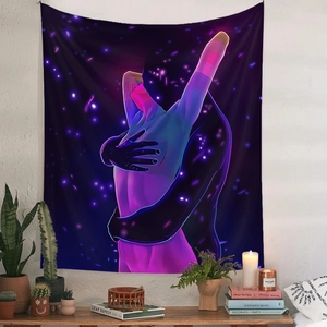 Detail eines Neon-Silhouette-Wandteppichs an weißer Ziegelwand mit moderner Wohndeko