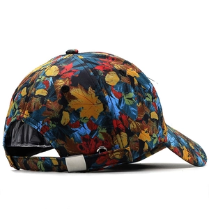 Colorful maple leaf print baseball cap with adjustable metal buckle and curved brim
