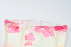 Détail du tissu à imprimé floral montrant la bande de silicone antidérapante interne