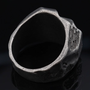 Retro hammered stainless steel ring with rustic stone texture in antique silver finish