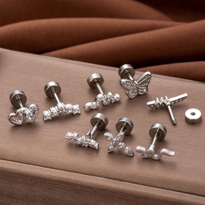 Lot de 7 piercings d'oreille en acier inoxydable avec papillon et cœur en zircone