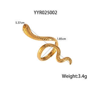 Detailed size chart for gold snake ring showing 5.37cm length and 1.85cm inner diameter