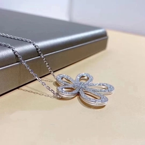 Elegant silver layered hollow flower pendant necklace with white zircon crystals