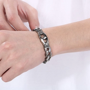 Vintage totem portrait bracelet for men with retro vacuum plated titanium steel links