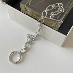 Detail of 925 sterling silver chain bracelet with polished OT toggle clasp closure