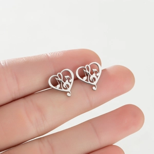Minimalist heart-shaped musical note stud earrings in polished silver finish
