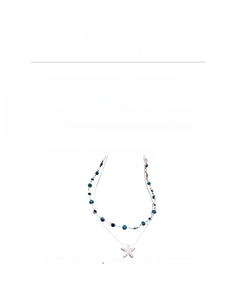 Détail du collier double rang avec étoile de mer, perles bleues et cuivre en zircon