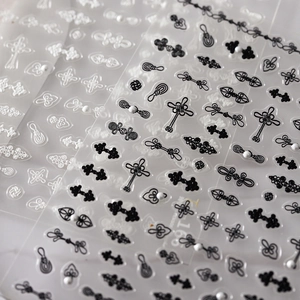 Adesivi per unghie 3D a rilievo con farfalle e nodi tradizionali in bianco e nero opaco