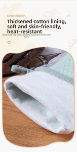 Detail display of thickened cotton lining inside the heat resistant silicone oven glove