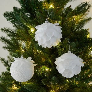 Christmas Balls White Foam Petal Textured Hanging Ornaments For Xmas Tree Decorative Festive Holiday Decor