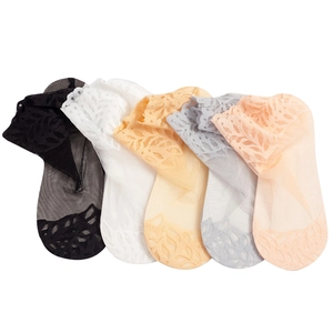 Pack of 5 pairs breathable lace mesh crew socks for women in multiple neutral colors