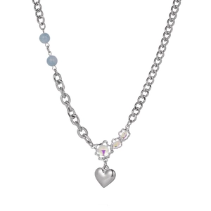 Minimalist silver拼接 Cuban link heart necklace with blue beads and iridescent accents
