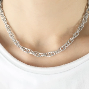 Chunky silver hip-hop chain necklace for men and women with twisted link design