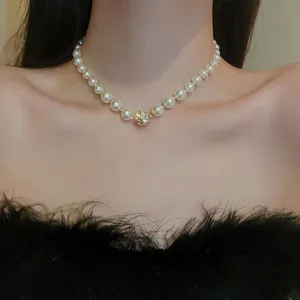 Französische Vintage Künstliche Perlenkette Mit Goldenem Strassball Anhänger Elegante Schlüsselbeinkette Für Frauen