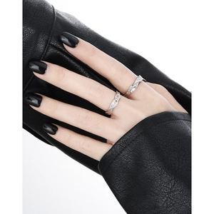 Minimalist S925 sterling silver couple rings with vine texture and cubic zirconia