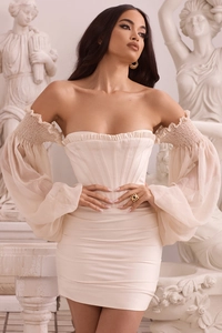 Robe crayon crème à épaules dénudées avec baleines de corset et manches bouffantes