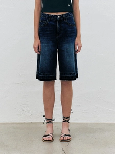 Vintage high waist loose denim shorts for women in deep blue with minimalist aesthetic style