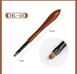 Détail du pinceau nail art HL-10 en bois de noyer avec poils plats de 0,8 cm