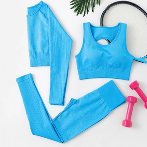 Dreiteiliges Yoga-Set mit Langarmshirt, Sport-BH und Leggings in leuchtendem Blau