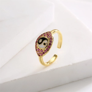 Anello dorato regolabile con smalto Yin Yang e accenti in zirconia viola