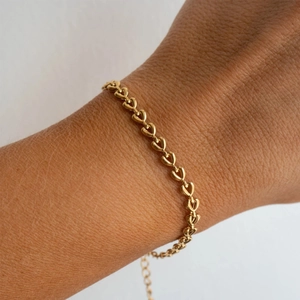 Minimalist gold heart chain bracelet for women with adjustable extender and lobster clasp