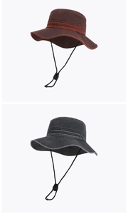 Détail d'un chapeau de soleil extérieur en coton durable avec cordon coupe-vent réglable