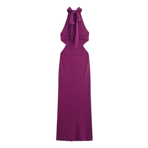Robe longue dos nu fuchsia avec nœud au cou et découpe à la taille élégante