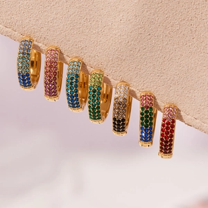 Pendientes de aro en forma de U de acero inoxidable con circonitas de colores y oro