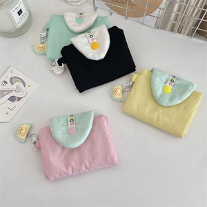 Porte-monnaie colorés mignons en tissu avec rabats en peluche et ours