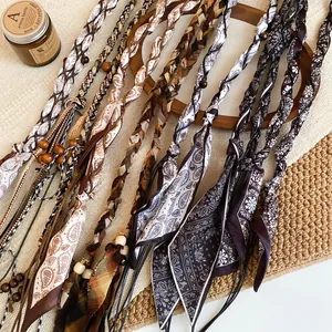 Chaîne de taille bohème en corde cirée avec perles en bois et motif paisley naturel