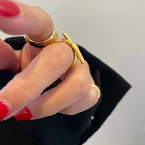 Minimalist gold geometric stackable ring set with T-bar design for women jewelry