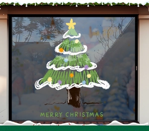 Dettaglio dell'adesivo per finestre albero di Natale con motivi di neve e testo augurale