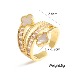 Detailed size chart for the 18K gold-plated clover ring with stones and dimensions