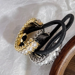 U-shaped alloy chain hair tie with pearls in gold and silver for elegant ponytails