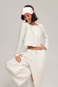 Pyjama blanc à motif cœurs avec cardigan boutonné et masque de sommeil en satin rose
