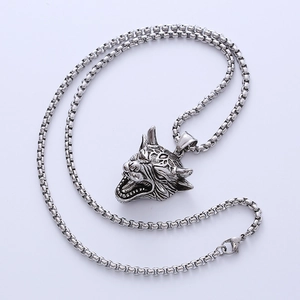 Retro silver wolf head pendant necklace for men with durable square box chain link