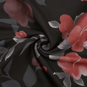 Nahaufnahme von sexy Blumen-Mesh-Kleiderstoff mit atmungsaktivem rot-grauem Blumendruck
