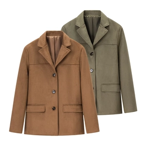 Loose fit suede jacket for women featuring classic lapels and flap pockets in tan and green