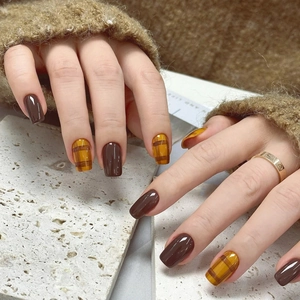 Glossy Press On Nails Caramel Brown Plaid British Retro Style Short Square Artificial False Nail Tips For Women