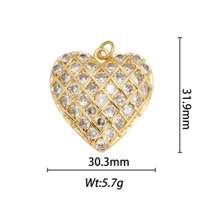 Pendentif cœur plaqué or 18k avec motif tressé et zircons cubiques, 31,9x30,3 mm