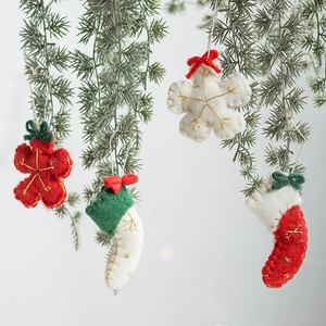 Décorations Suspendues en Feutre de Laine Faites à la Main Père Noël Renne Bonhomme de Neige Flocon Chaussettes de Noël pour Maison Fête