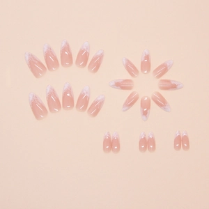 Unghie finte a mandorla french con base rosa e motivo a fumo di marmo bianco