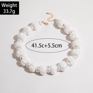 Collier de Noël avec pompons blancs et chaîne dorée pour femmes et filles