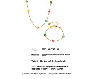 Detail of colorful flower beads with dimensions and weights for necklace and bracelet set