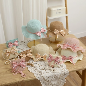 Ensemble chapeau de paille et sac à bandoulière pour enfants avec nœuds fleuris