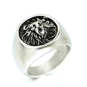 Vintage punk lion head ring for men in antique silver finish with bold rock aesthetic