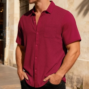 Chemise en tricot bordeaux pour hommes avec texture jacquard éponge et poche poitrine