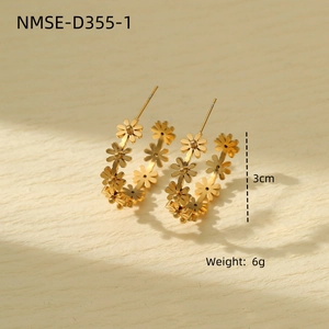 Detail von 3cm goldenen Blumen-Creolen aus Titanstahl mit Gewichtsangabe für Damen