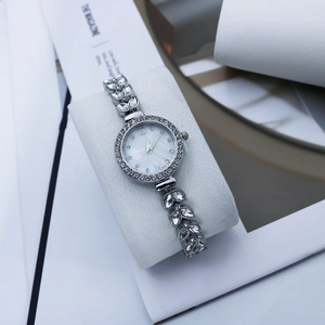 Fashion silver quartz watch for women with rhinestones and leaf shaped crystal bracelet